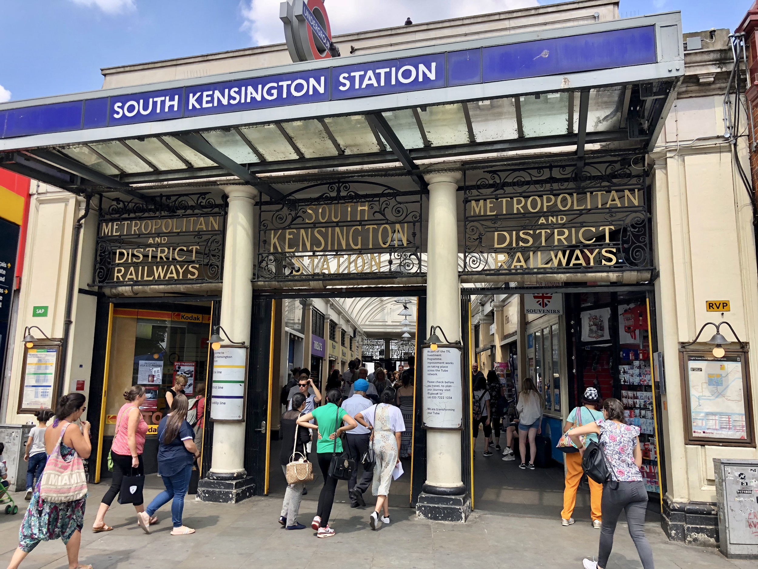  Note the mix of new (top) and old (middle) signs. One of the few places in London that retains older signs. 